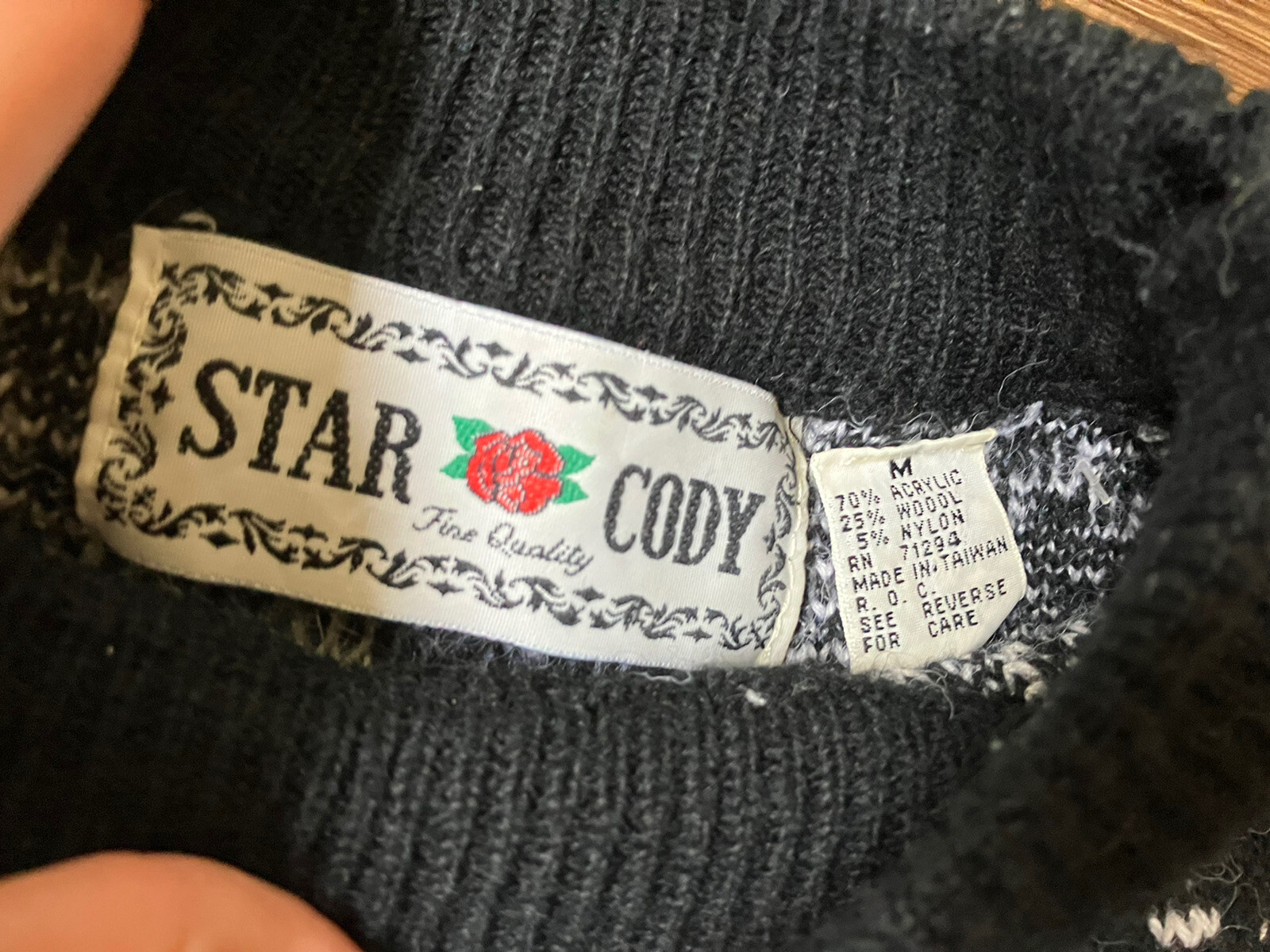 Vintage Star Cody Oversized Mock Neck Sweater Abstract Pattern Faux Pearls L/XL