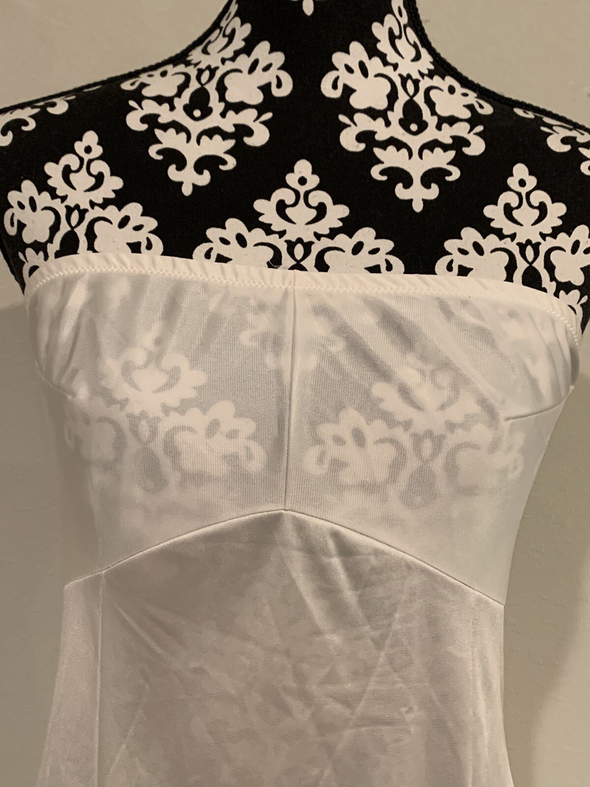 VTG Vanity Fair Ivory Silky Satin 100% Nylon Antron III USA Strapless Slip 34LL