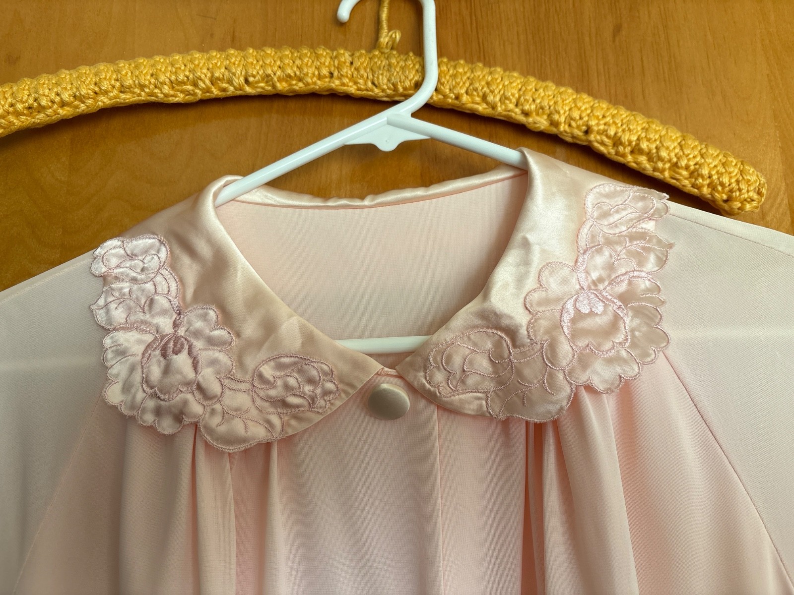 Vtg Gossard Artemis Nightgown/Robe with Floral collar and pockets Pink Sz small