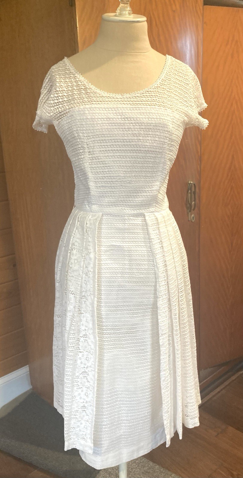 Vintage 1950s Jonathan Logan dress white crochet lace overlay peplum B32