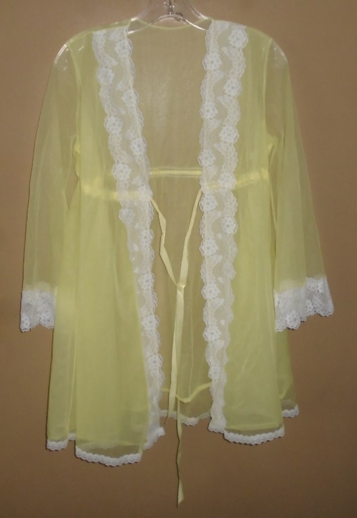 Vintage 70’s Mistee Womens Sheer Yellow Lined Nylon Lace Robe Size S Made in USA