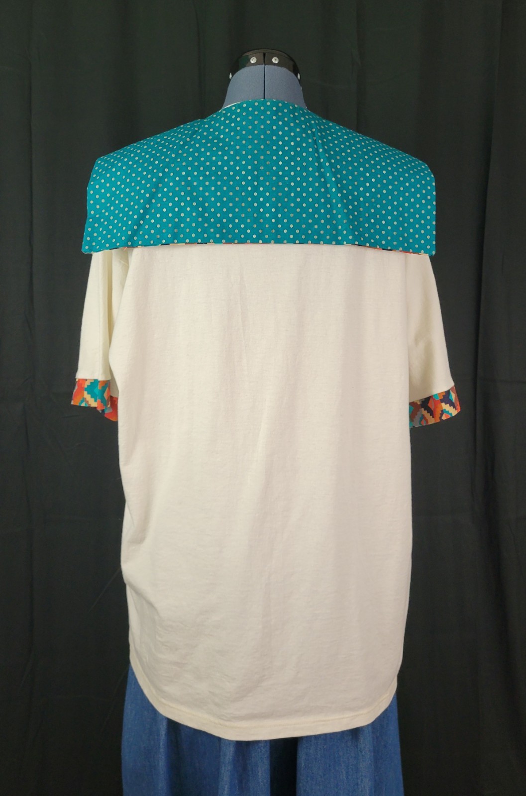 Vintage Embellished Jerzees Tee w Brown/Rust/Teal/Tan Southwest Accents Size XL