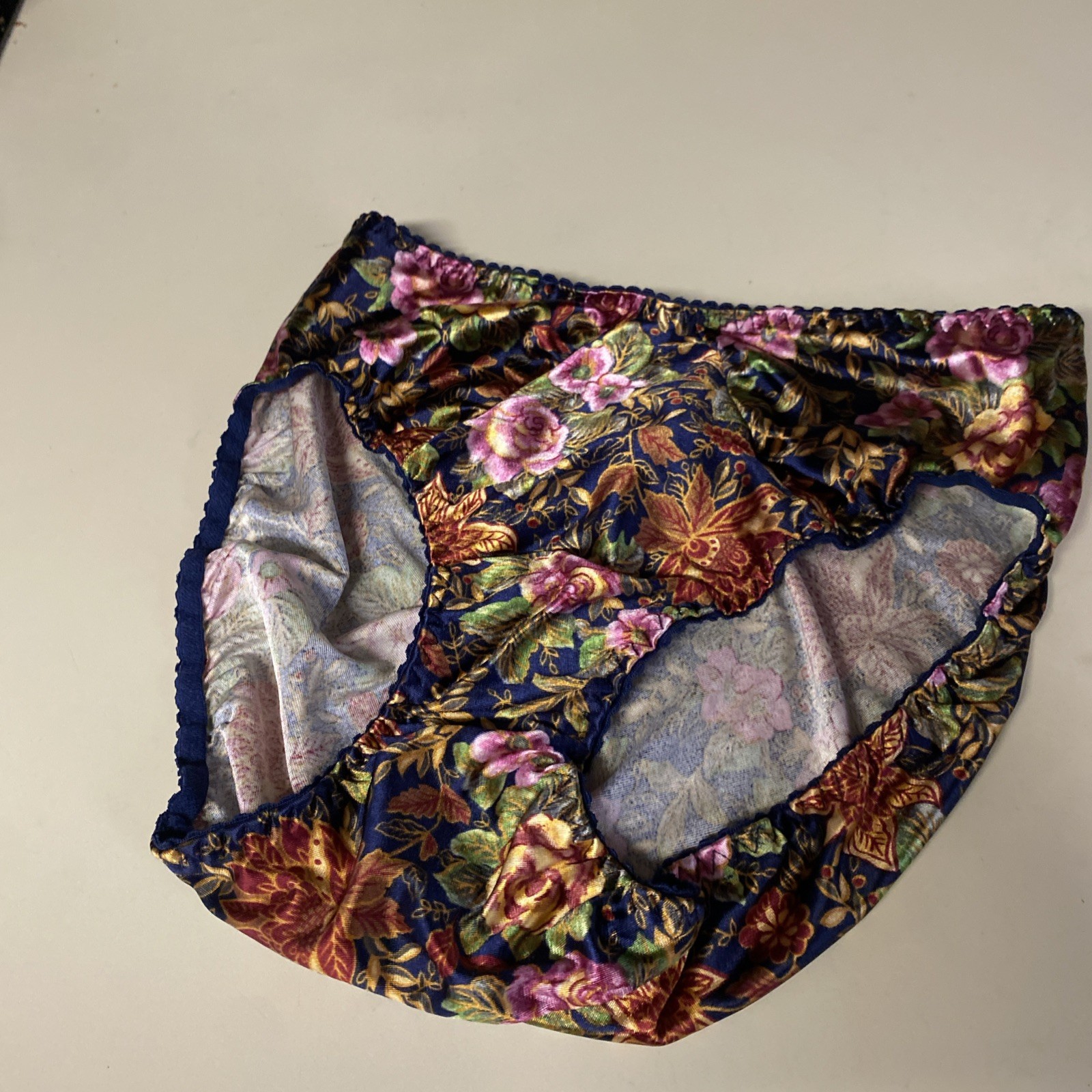 VINTAGE OLGA 20005 Navy Floral TAILORED BODYSATIN STRETCH HI-CUT PANTIES M ASIS