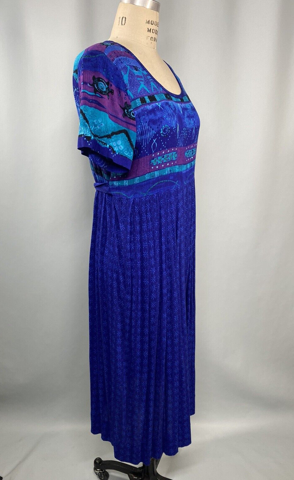 Vintage Dress SIZE 8 Rayon Teacher Mom shift blue 80s 90s shoulder pads shift