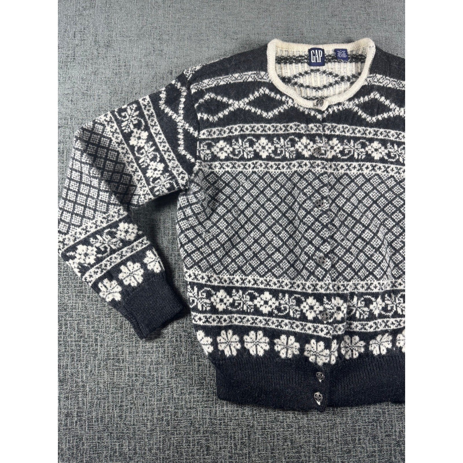 Gap Vintage 100% Wool Fair Isle Cardigan Sweater Black Cream Floral Womens Large