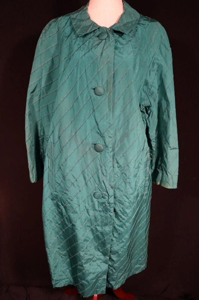 Vintage 1960’s Long All Weather Green Silk Woman’s Rain Coat Size Large