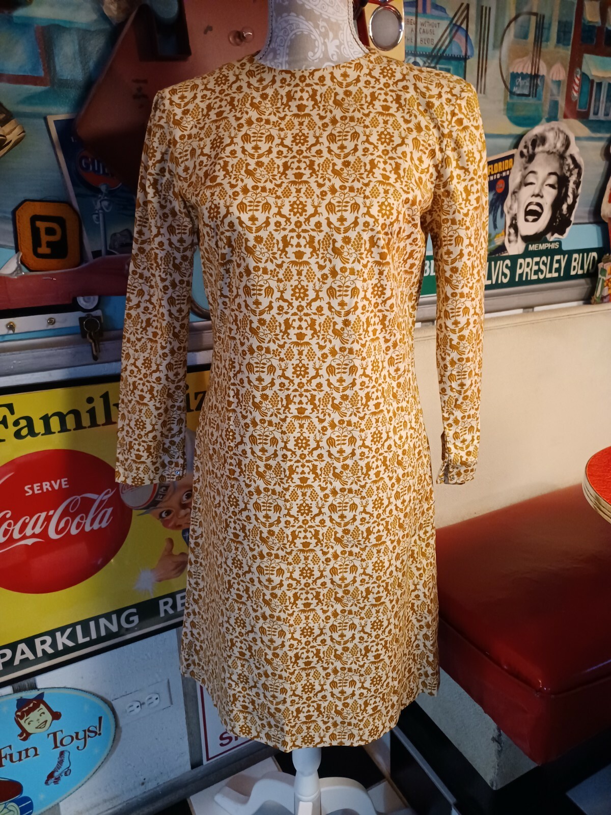 True Vintage Mid-century 1960s 1970s Mod Print Dress Handmade MCM Go-Go Shift M