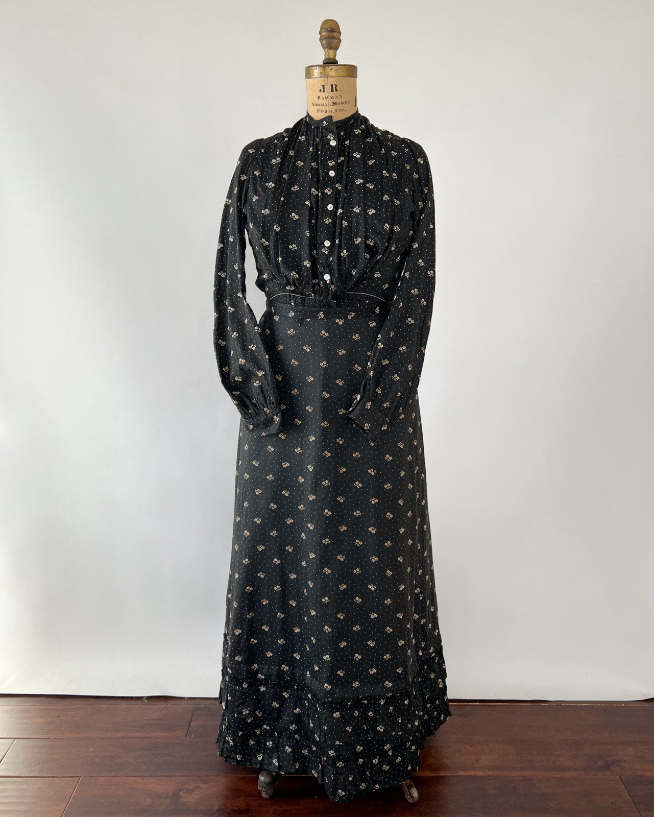 Antique Victorian 1890s 1900s Black Floral Calico Dress Set Prairie M 29 30 W