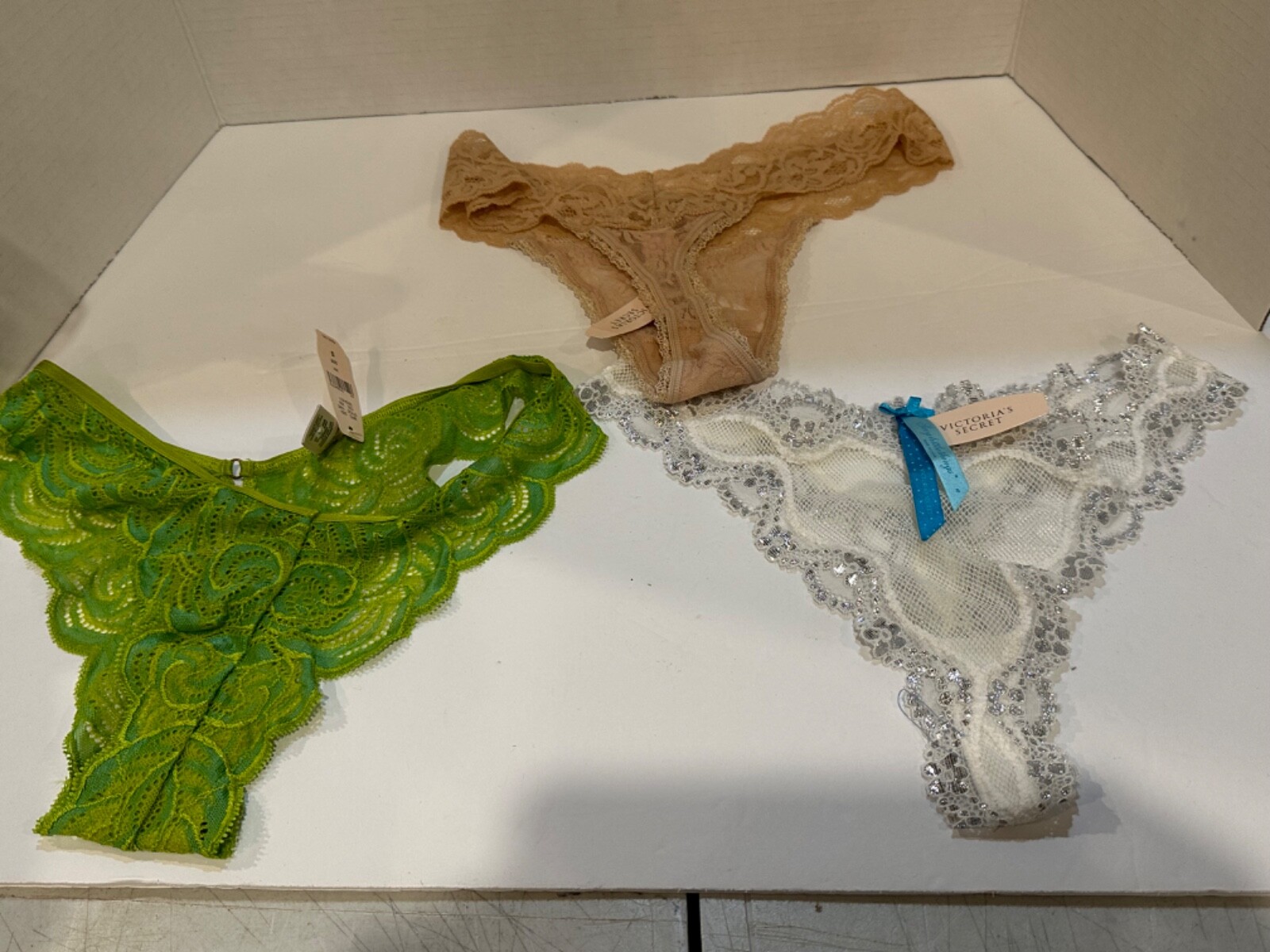 Victoria’s Secret Lot of 3 Lace Vintage Panties Sz 2 small 1 medium
