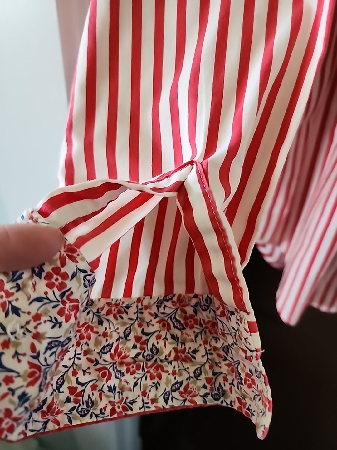 Vintage Picket And Postsnsz M/l Red And White Stripe Cottage Prairie Core