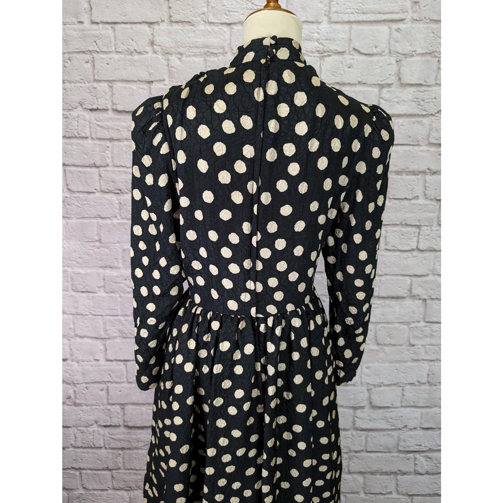 Silk Dress Black Ecru Polka Dot Bubble Hem 80’s Long Sleeve Shoulder Pads Medium