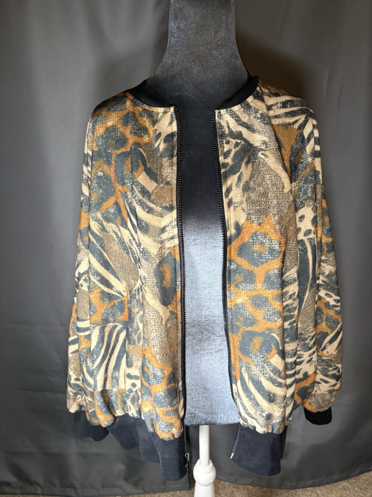 Vintage 80’s 90’s Silver Threads Animal Print Bomber Jacket Batwing Sleeve USA L