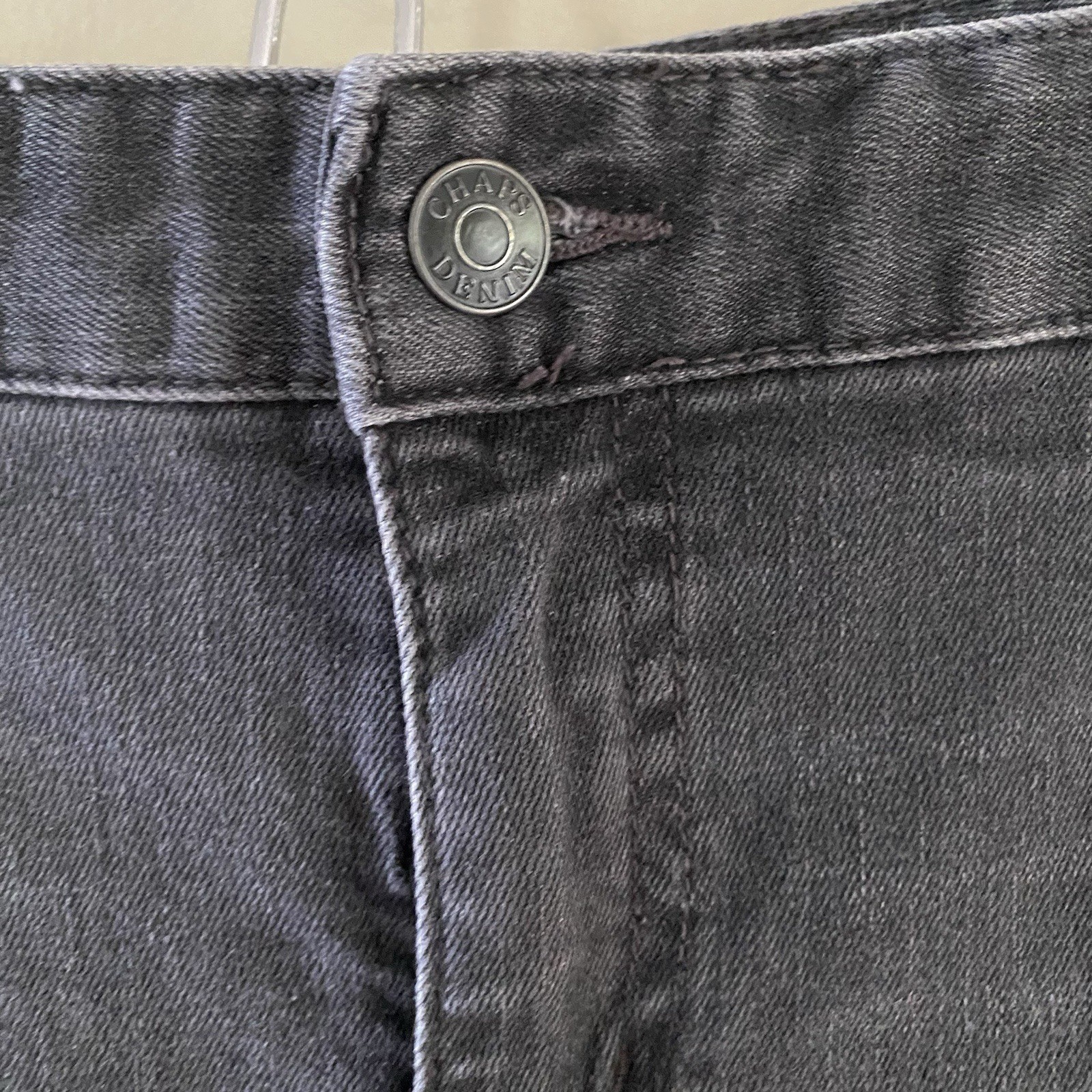 VIN Women’s Black Gray CHAPS Denim Petite Jeans Size 10P 28″ Inseam Cotton Blend