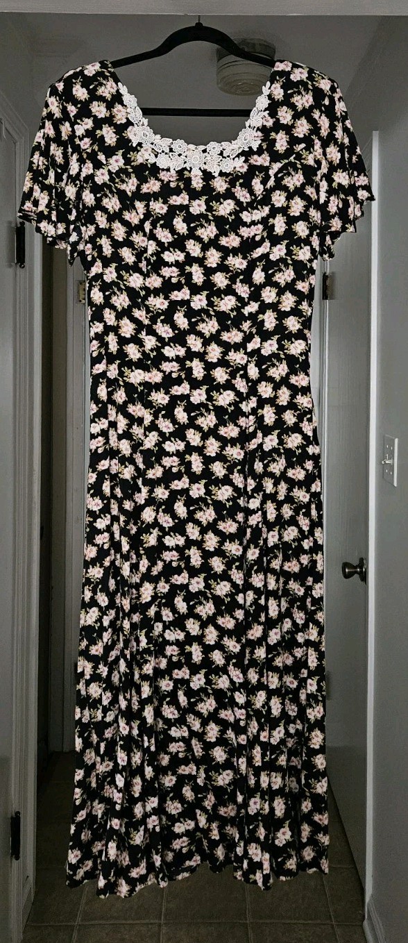 Vintage 80s/ 90s Marnie West Floral Midi Dress Lace Scoop Neck Shoulder Pads 13
