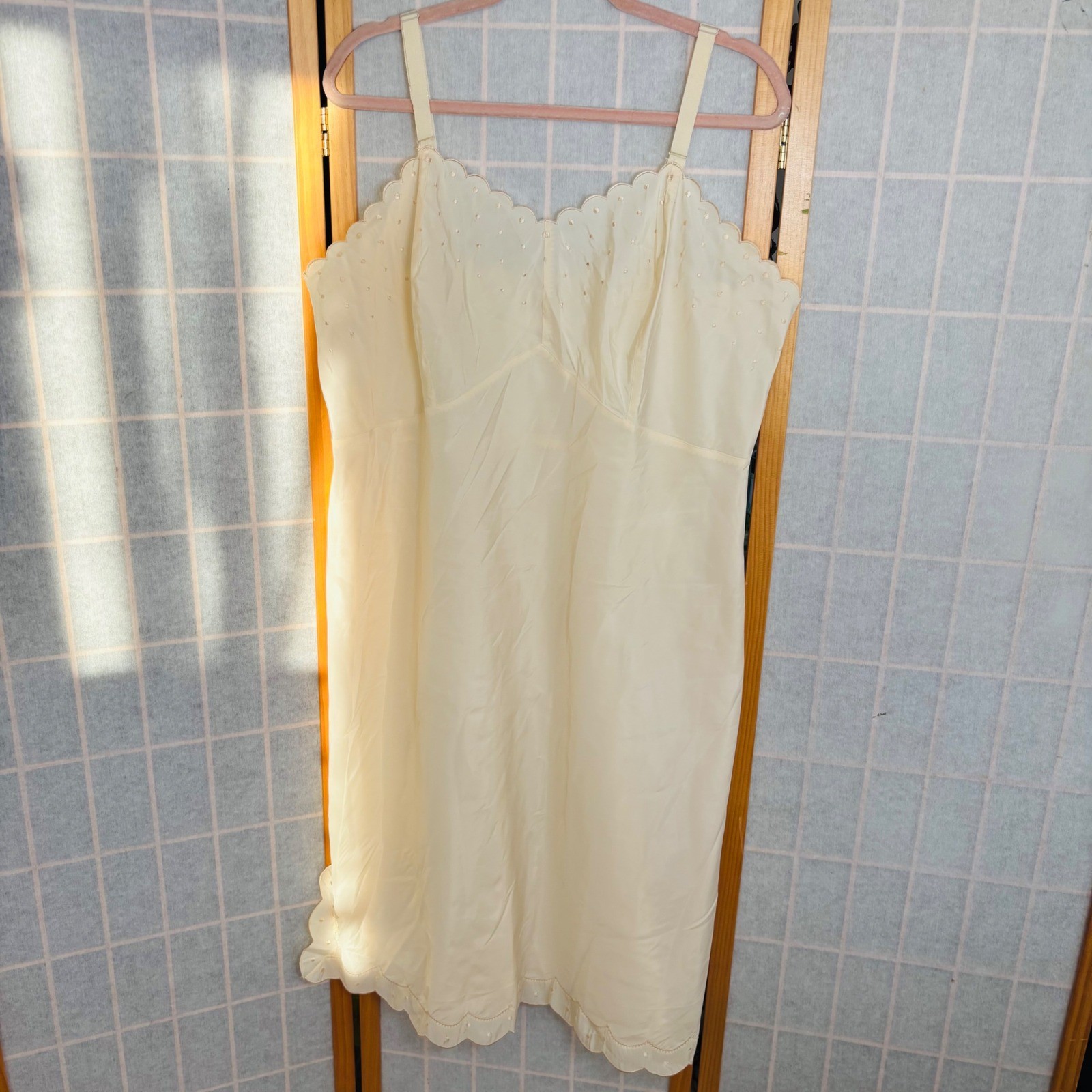 Vintage Barbizon Candie Tafredda Full Slip Ivory Scalloped Embroidered Size 40