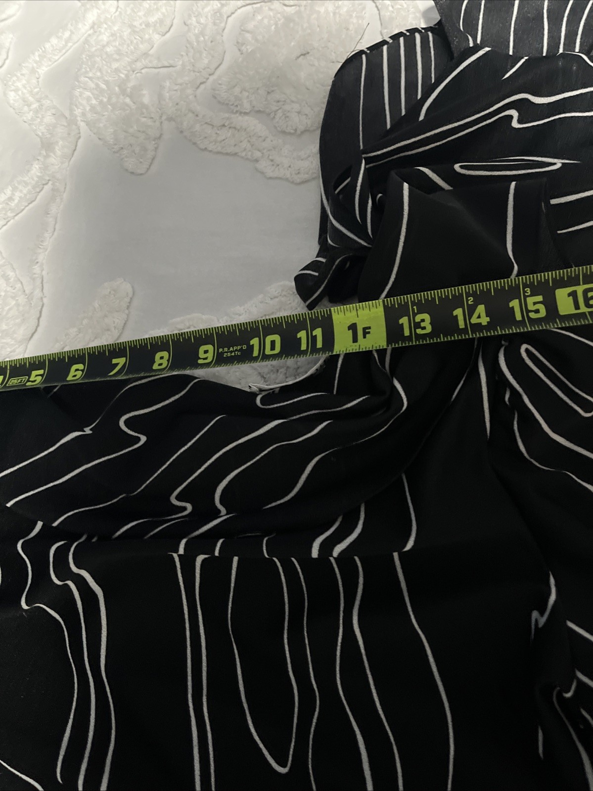 VINTAGE TJUNIORS FABULOUS BLACK WHITE DRESS ABSTRACT 8/10