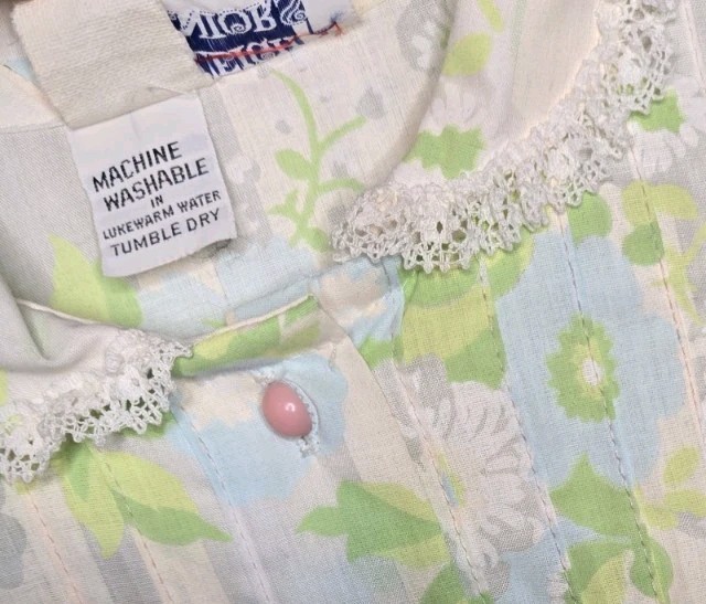 Vintage Berkleigh Junior Pink Nightgown Flounce Hem Size 9 Juniors Buttons Lace