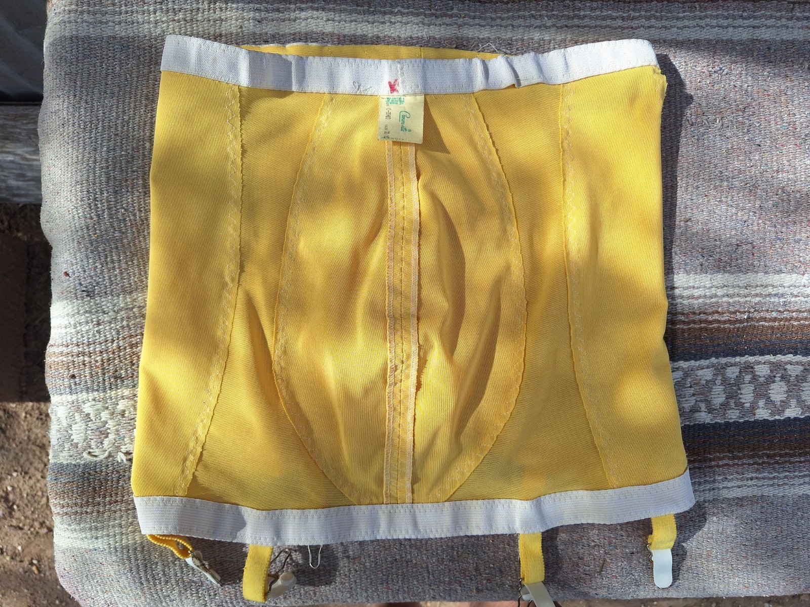 Vintage Crownette Yellow Stretch Girdle With Garters Pre Owned Size 32