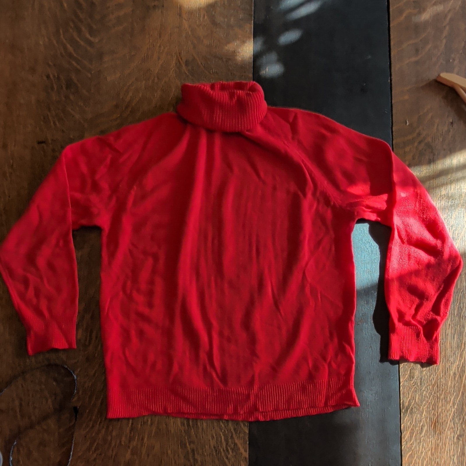 Vintage 70s Vibrant Red 💯% Hand Loomed Acrylic Sweater Made in Rep. Of Korea