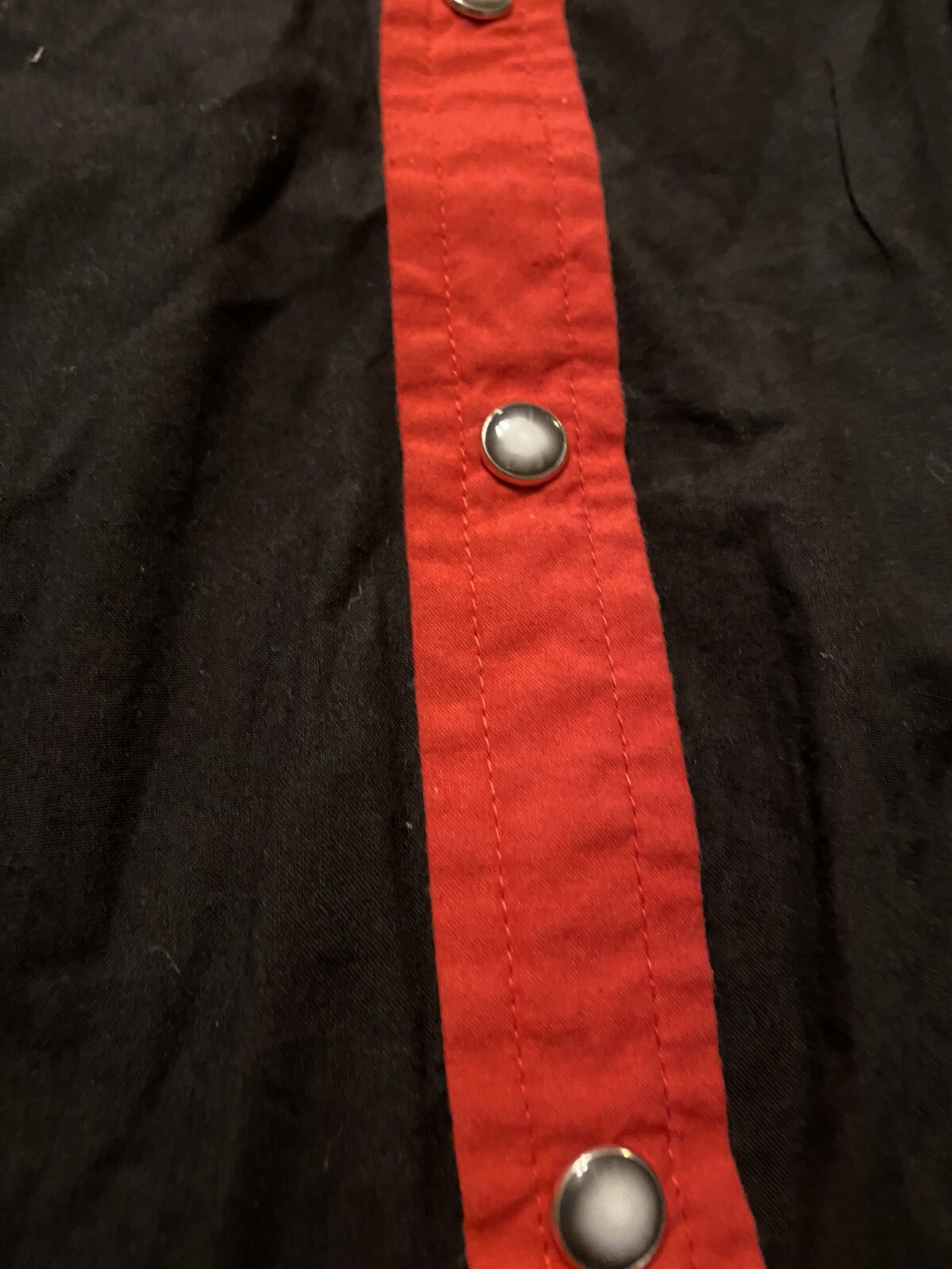 Vintage Walls Cowgirl Ranchwear Button Shirt Black And Red Paisley Sz. M
