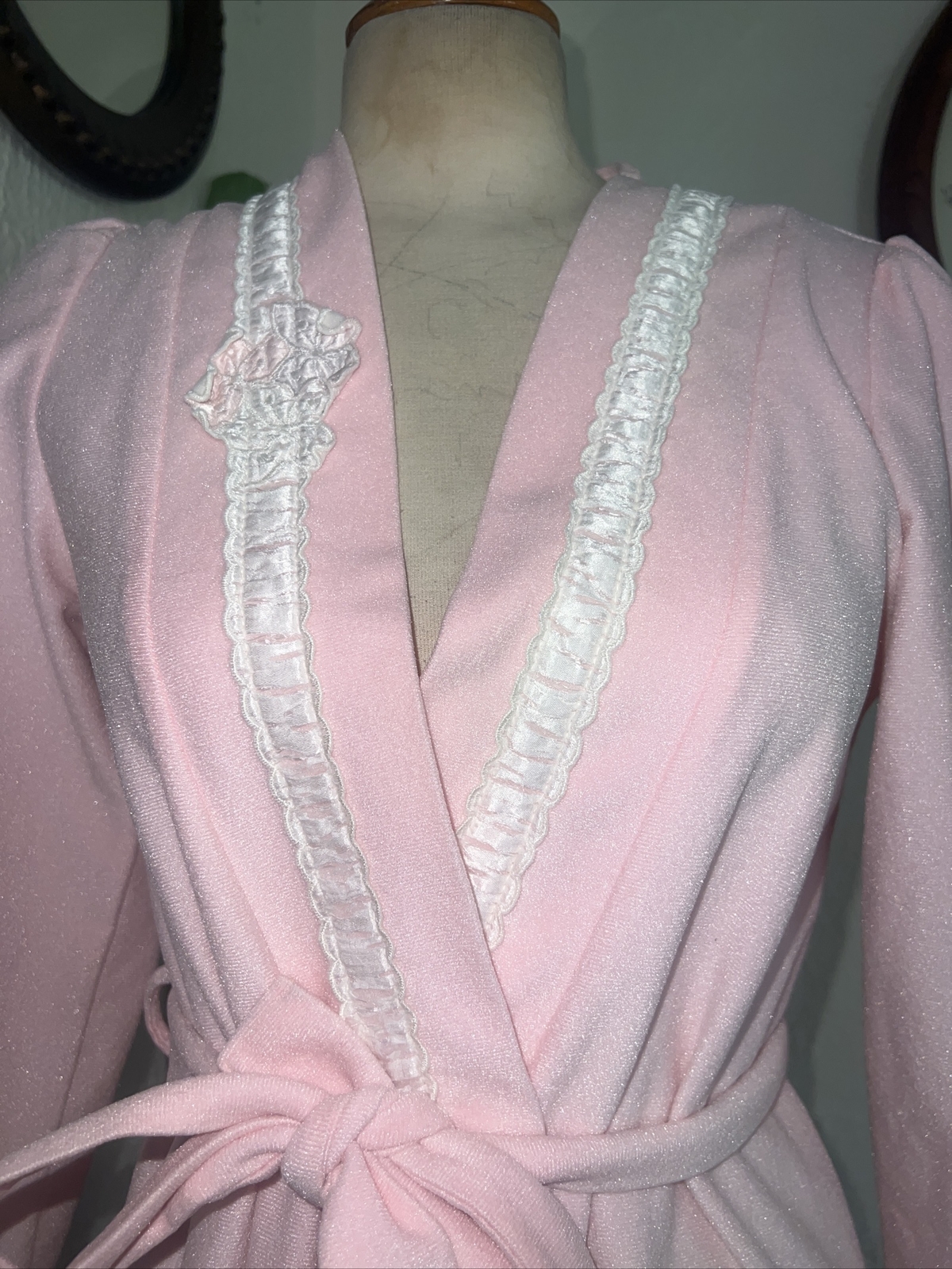 VINTAGE IT’S A CHARM BABY PINK BLUE SIZE MEDIUM FLEECE ROBE