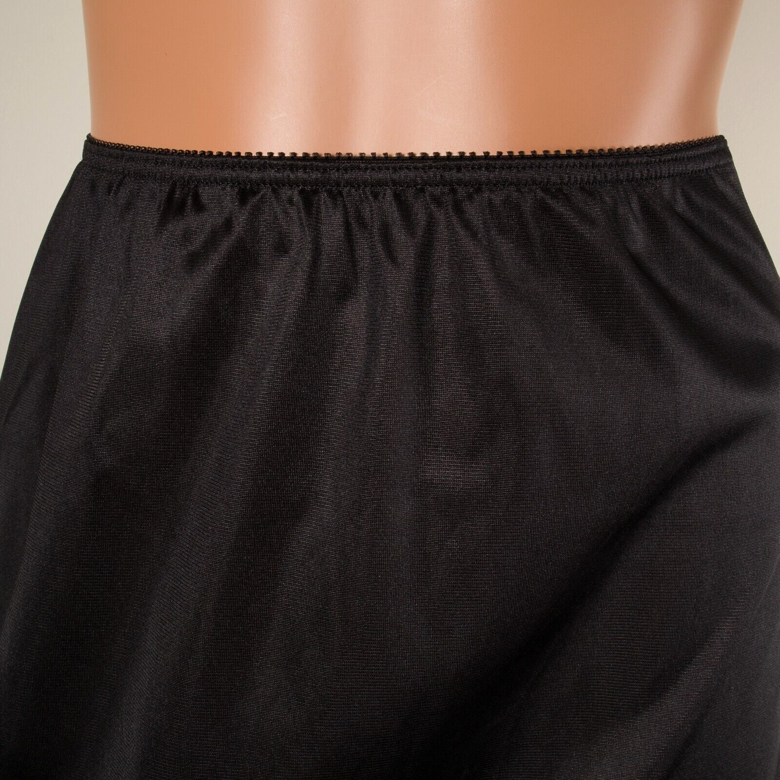 💖 WARNER’S Perfect Measure Black Silky Nylon Half Slip Skirt Lace Trim Hem S