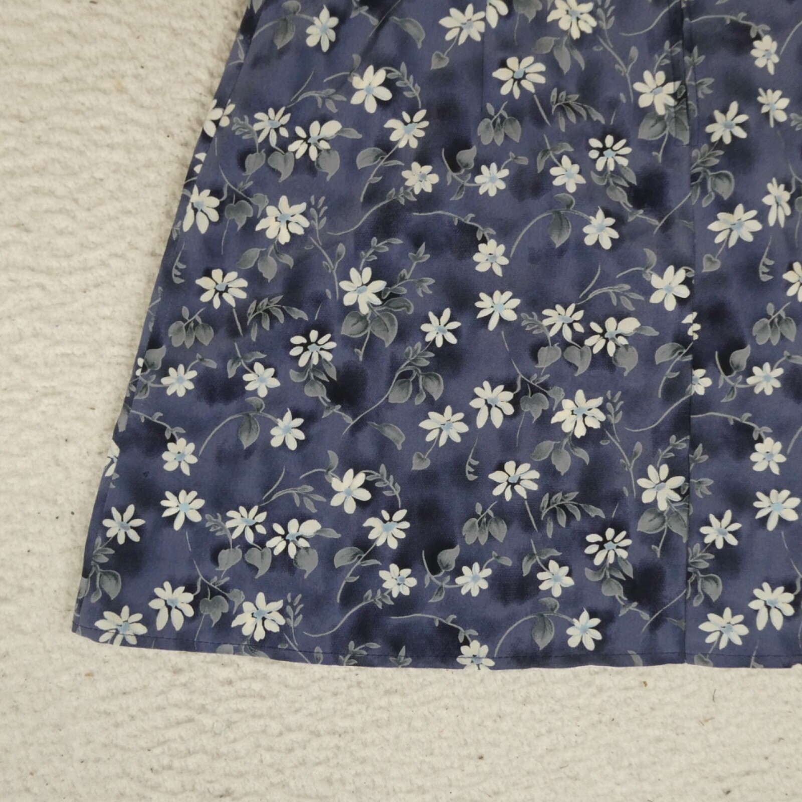 Vintage City Triangles Skirt Women Size 5 Made in USA Blue w Flower Prints Poly