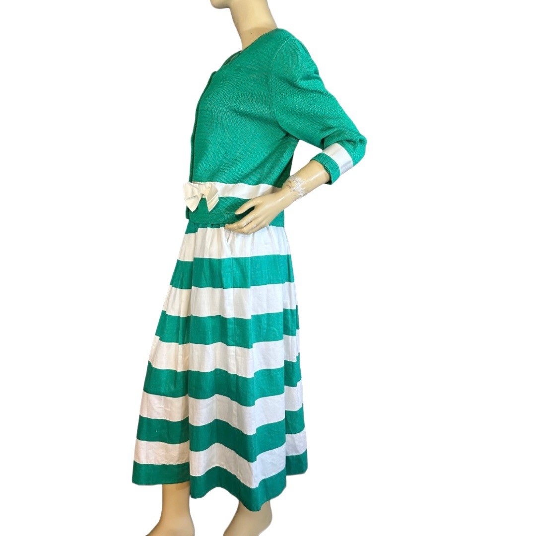 WOMEN’S VINTAGE CIRCA 1980’S CULLINANE GREEN SKIRT AND SWEATER SET SZ 10/M