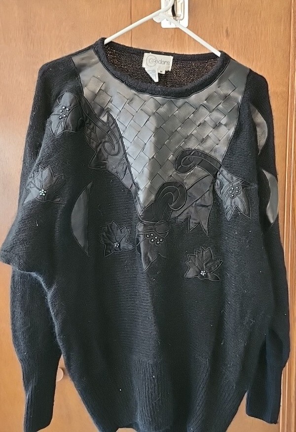 Vintage Sweater Womens MEDIUM Black by Cedars Silk Nylon Angora Lambswool Fuzzy