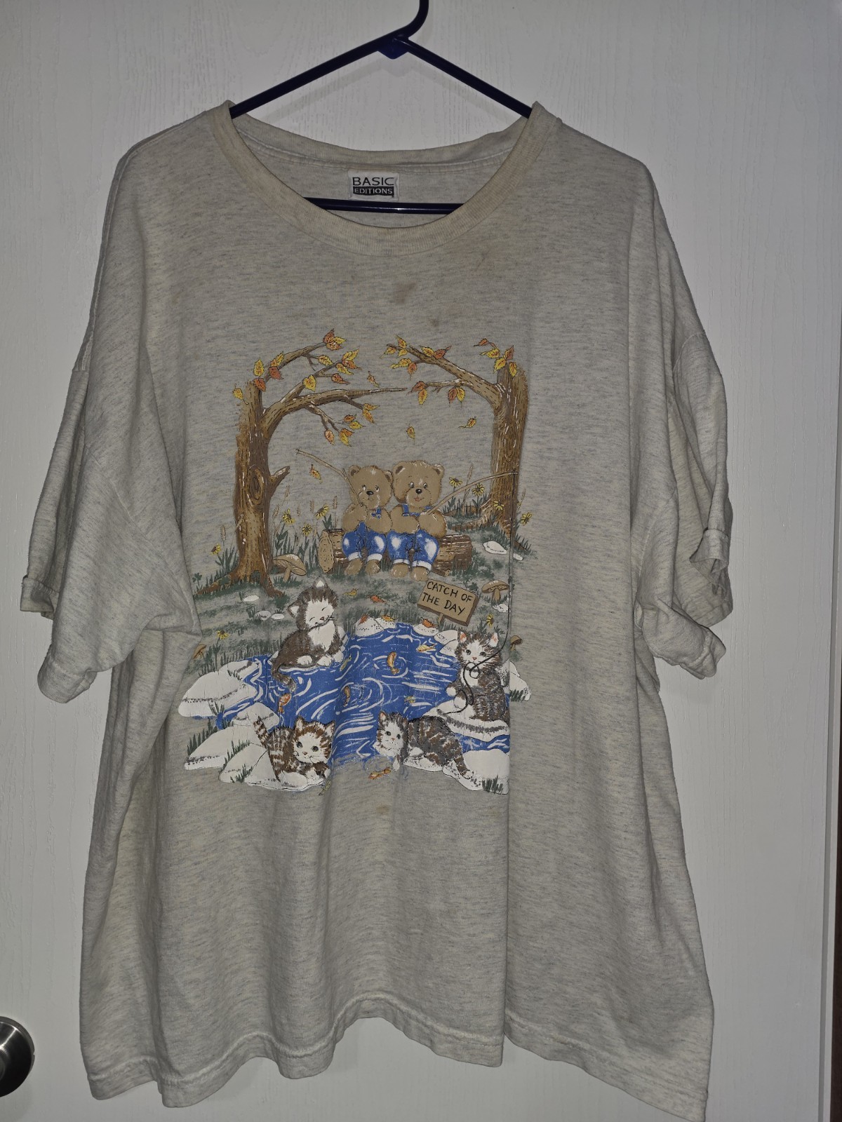 Vintage 90’s Basic Editions tshirt catch of the day Fishing bears cats Women’s