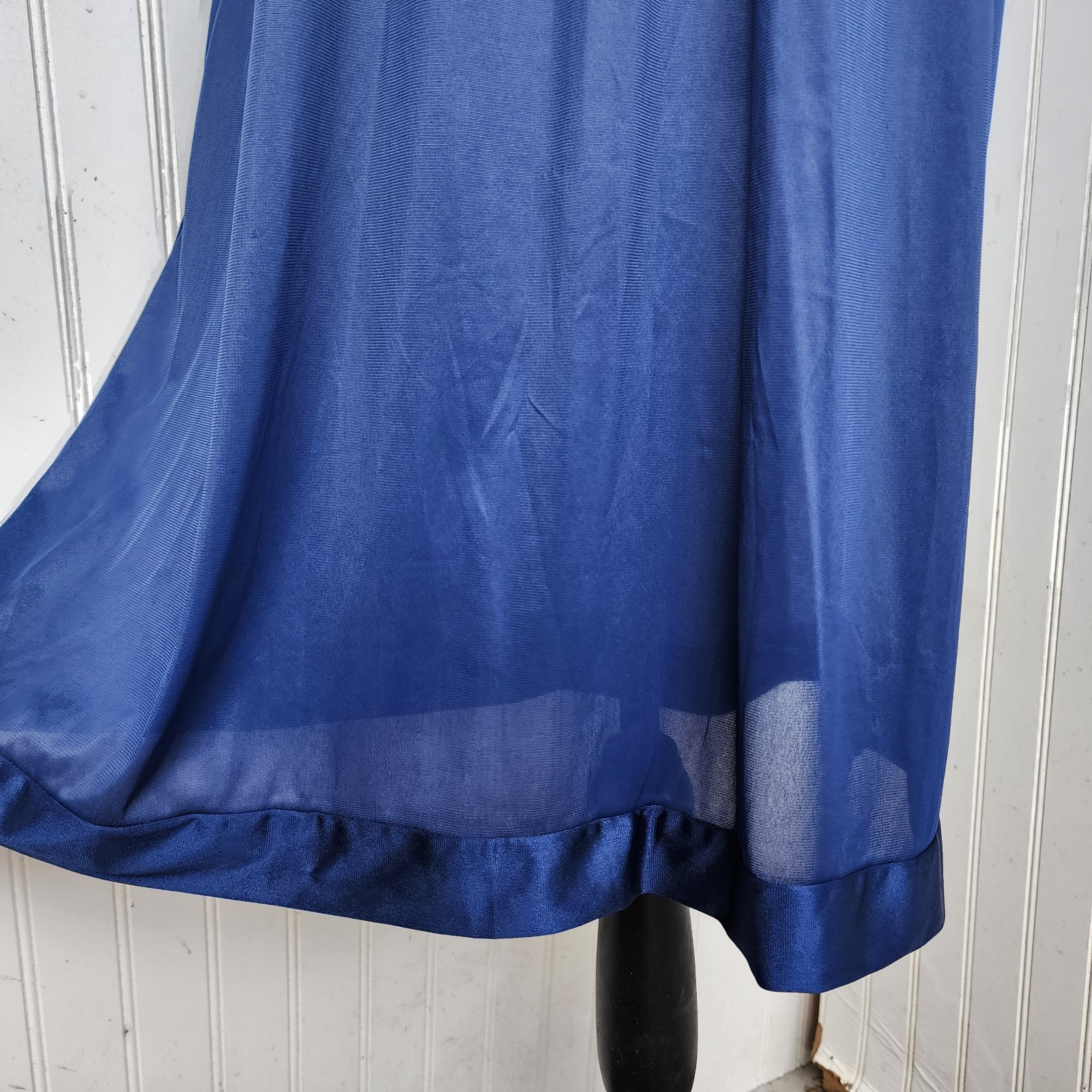 Vtg Vanity Fair Short Nightgown Style 30-107 Periwinkle NavyBlue Nylon USA M
