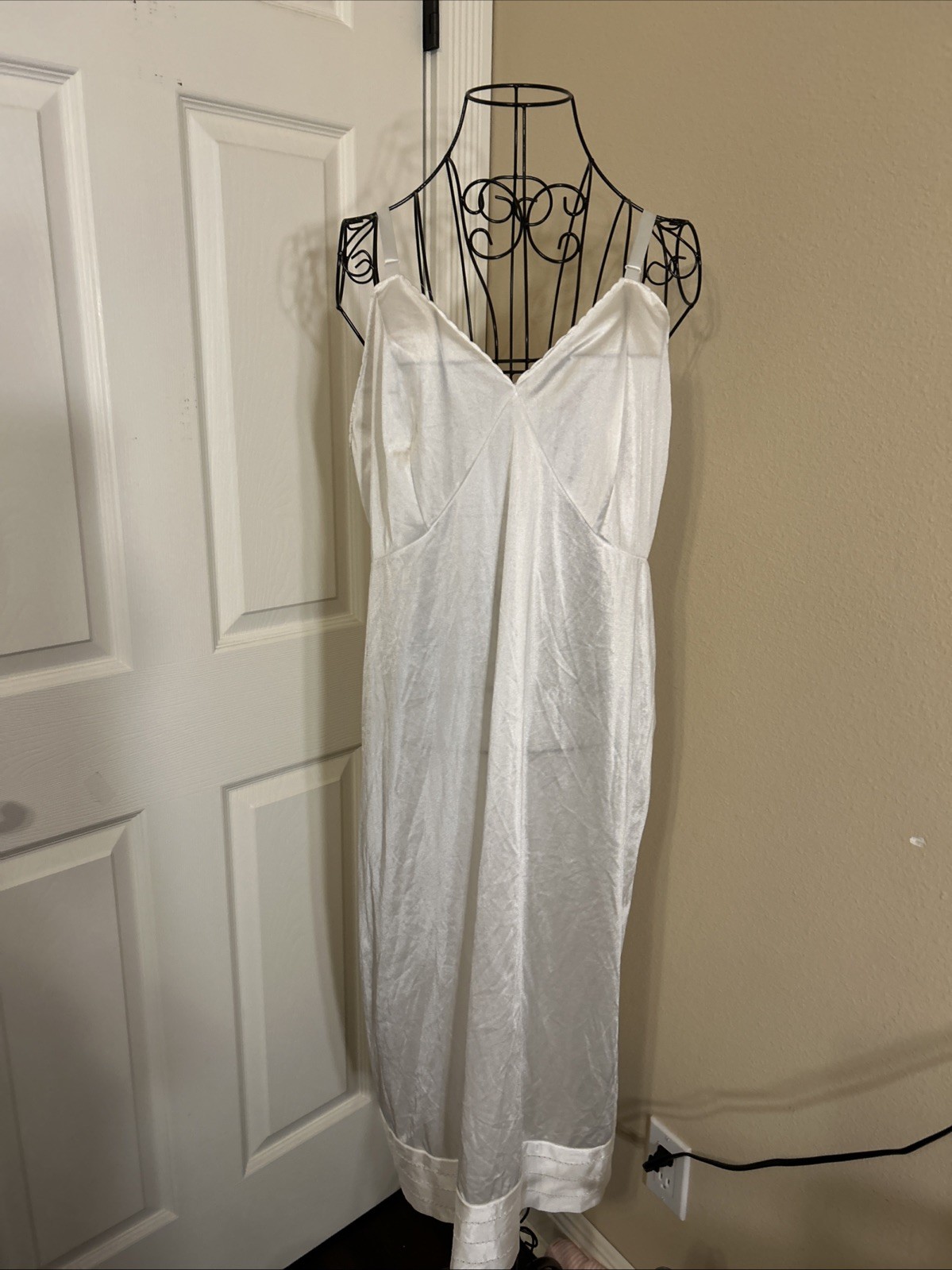 Velrose Women’s Vintage Full Slip White Size 44 Made In USA