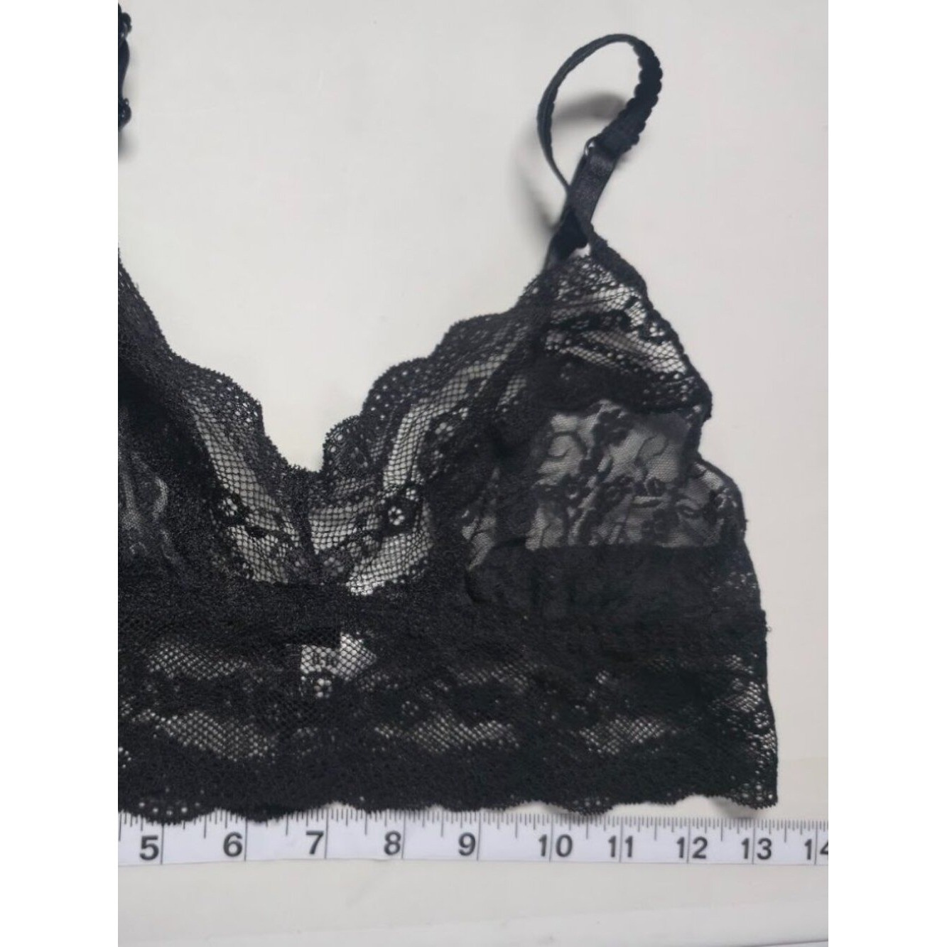 b.tempt’d Black Lace Bralette Women’s Medium
