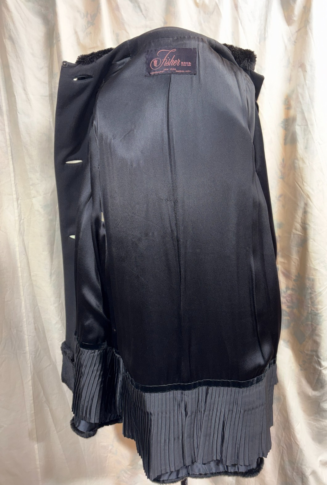 Vintage 1940s 1950s Women’s Black Swing Winter Coat Chinchilla Fur Trim New York