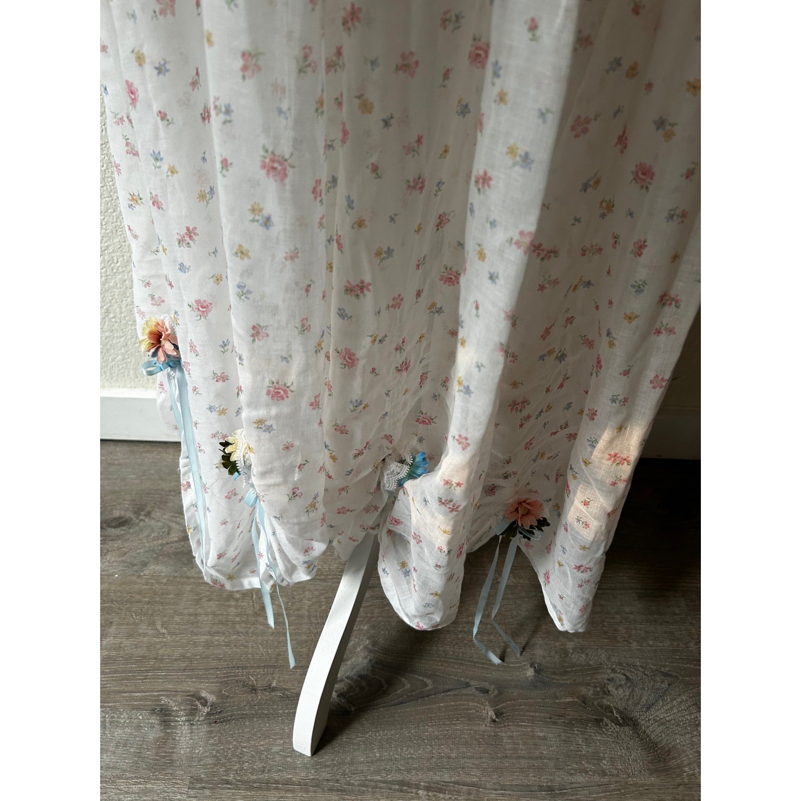 Vintage Floral Ruffle Maxi Dress White Pink Blue Lace Trim Ribbon Hem XS S