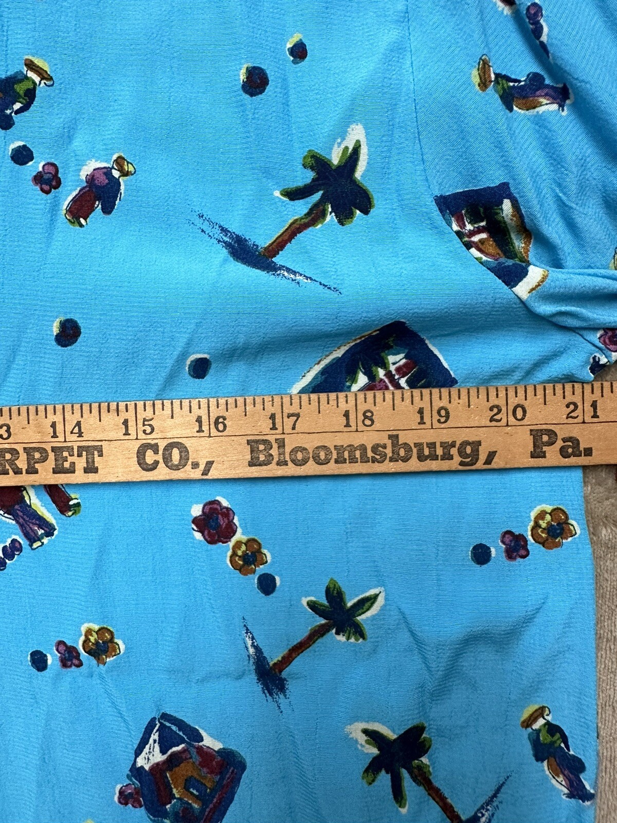 VTG 80s womens SA designs Hawaiian palm tree Button Down Shirt made in USA Blue