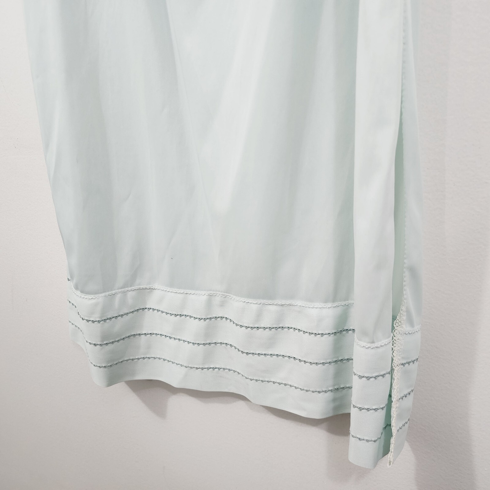 Vintage Camelot 1970s Anti-cling Mint Green Antron Nylon Maxi Slip Women’s Sz L