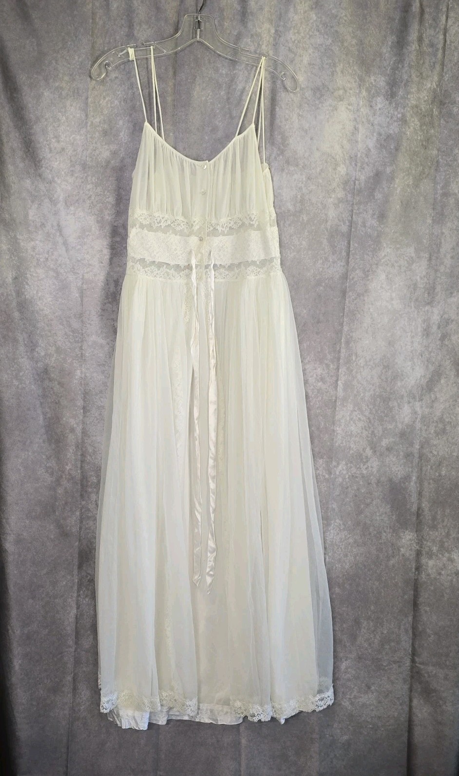 Vtg Eyeful by the Flaums White Nylon Nightgown 34 Sheer Lace Empire Waist READ!
