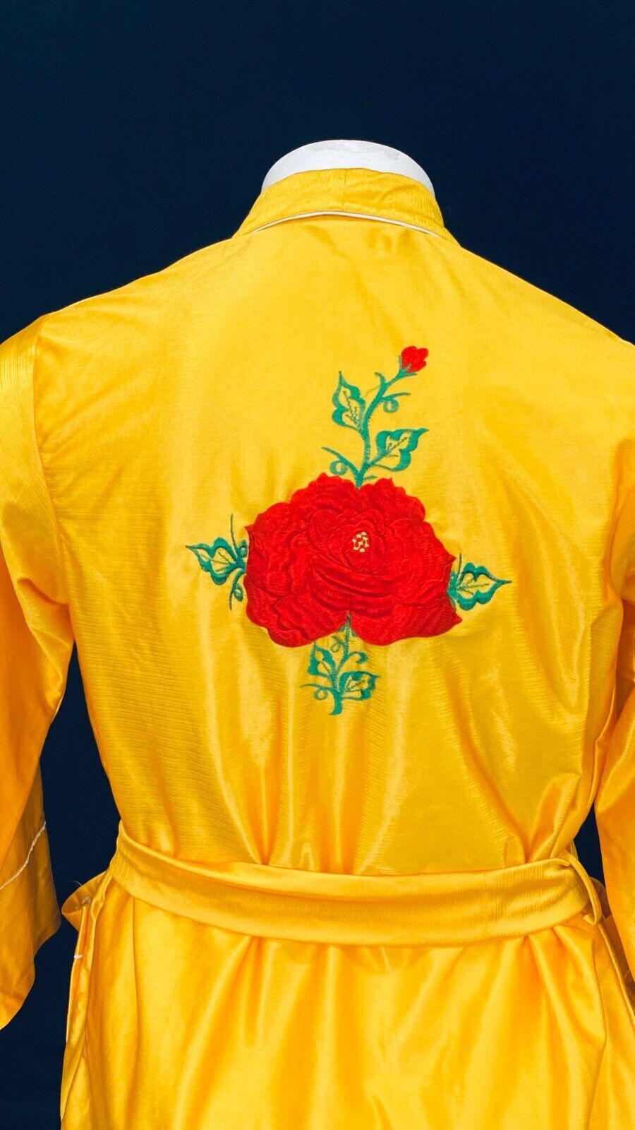 Vintage 1960s 1970s yellow robe red rose floral embroidered gold Bev Beverly