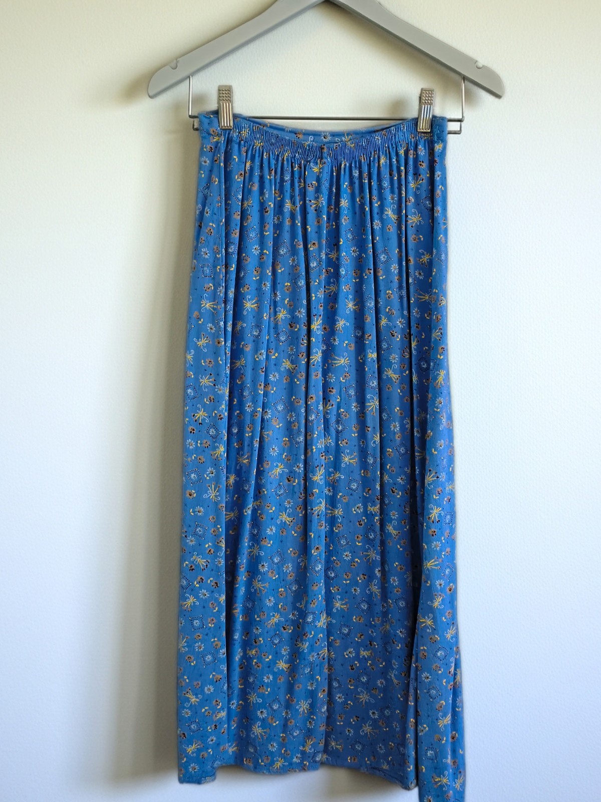 Vintage 90s Clio Petites Ditsy Floral Rayon Midi Skirt – Cornflower Blue PSmall