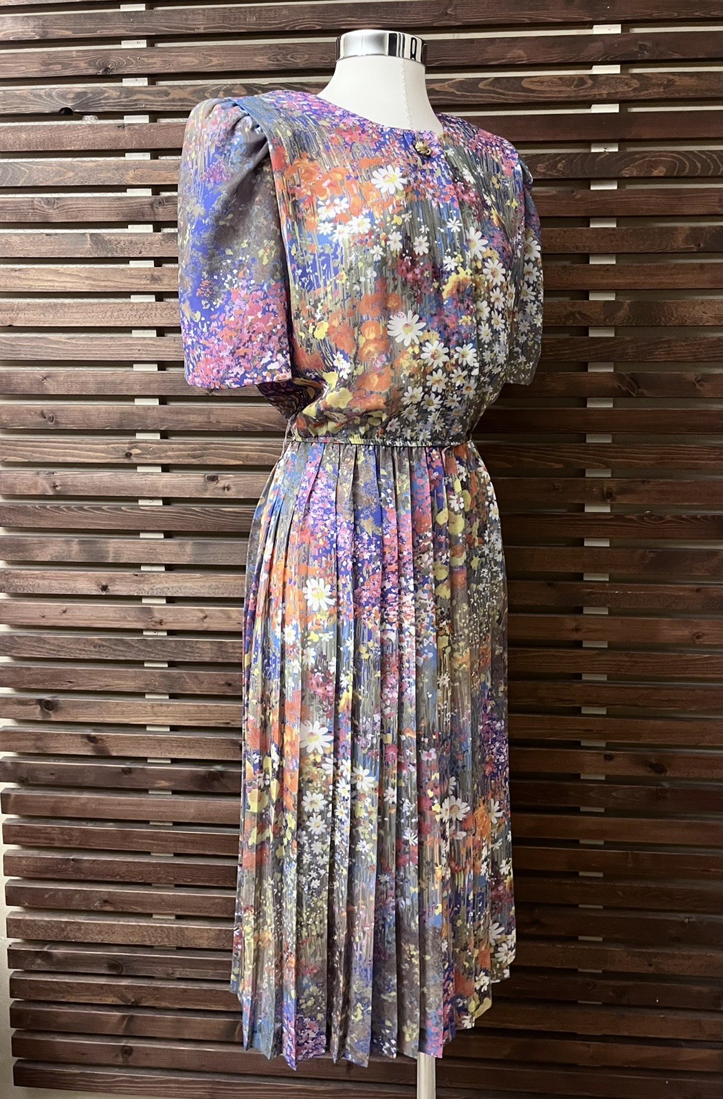 1980s Vintage Purple Orange Green White Floral Short Sleeve Pleated Midi Dress