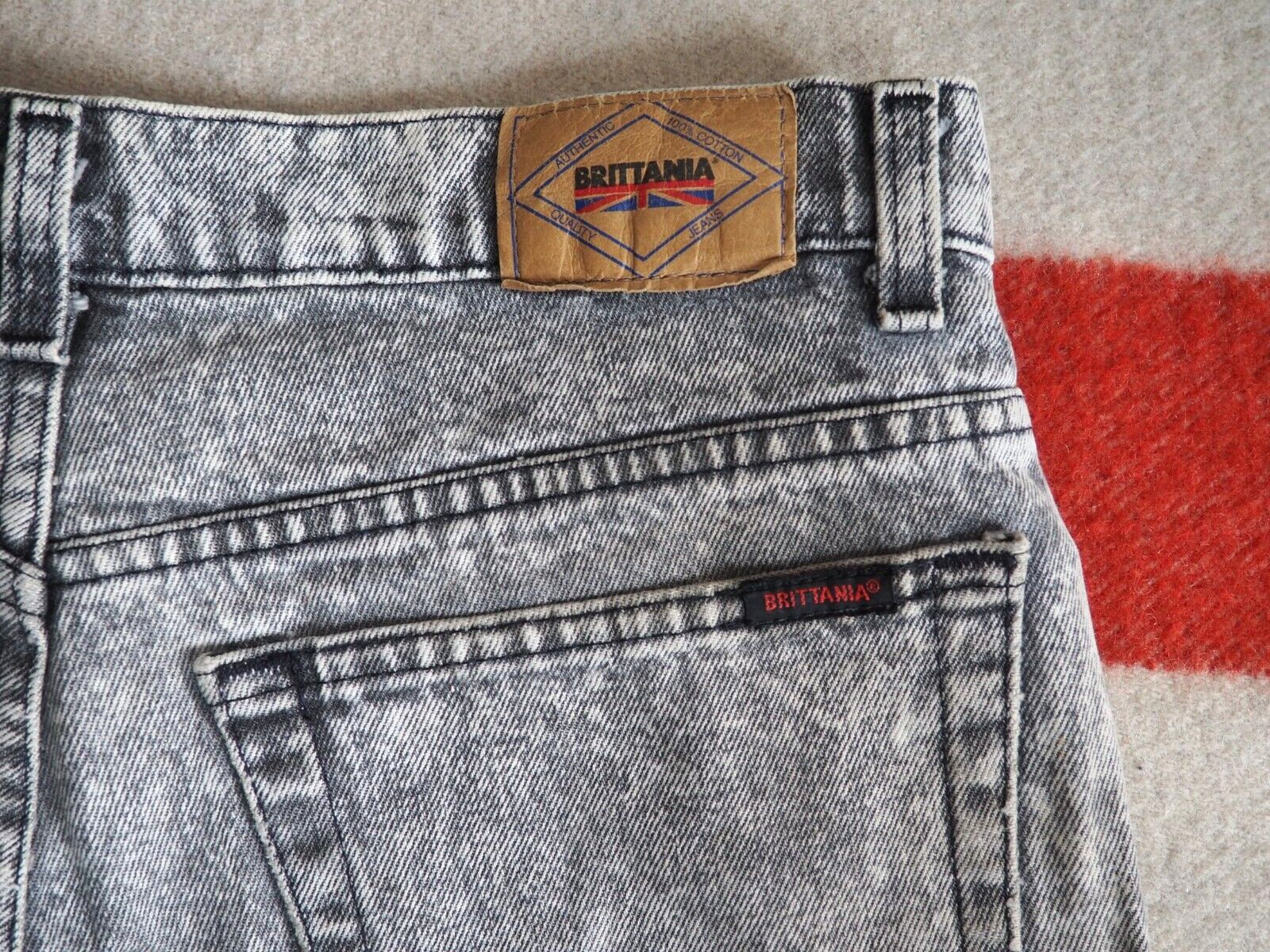 VTG 80s Brittania Faded Gray Acid Wash High Waist 31W Denim Logo Shorts