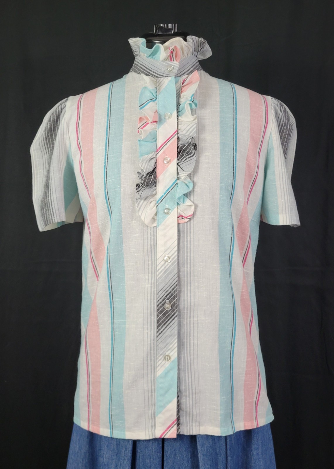 Vtg Lucky Winner White/Blue/Pink/Grey Striped S/S Top w Ruffled Collar Size M?