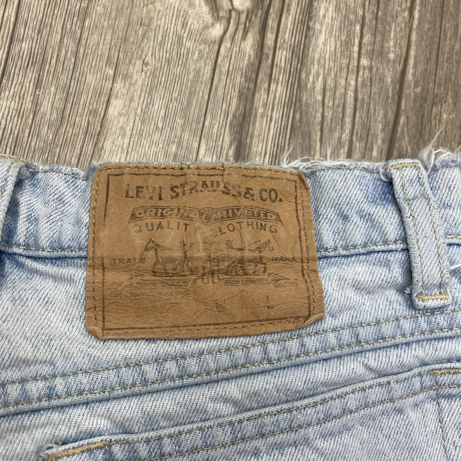 Vtg Levi’s Jean Shorts Juniors Size 7 Orange Tab 90’s Light Wash
