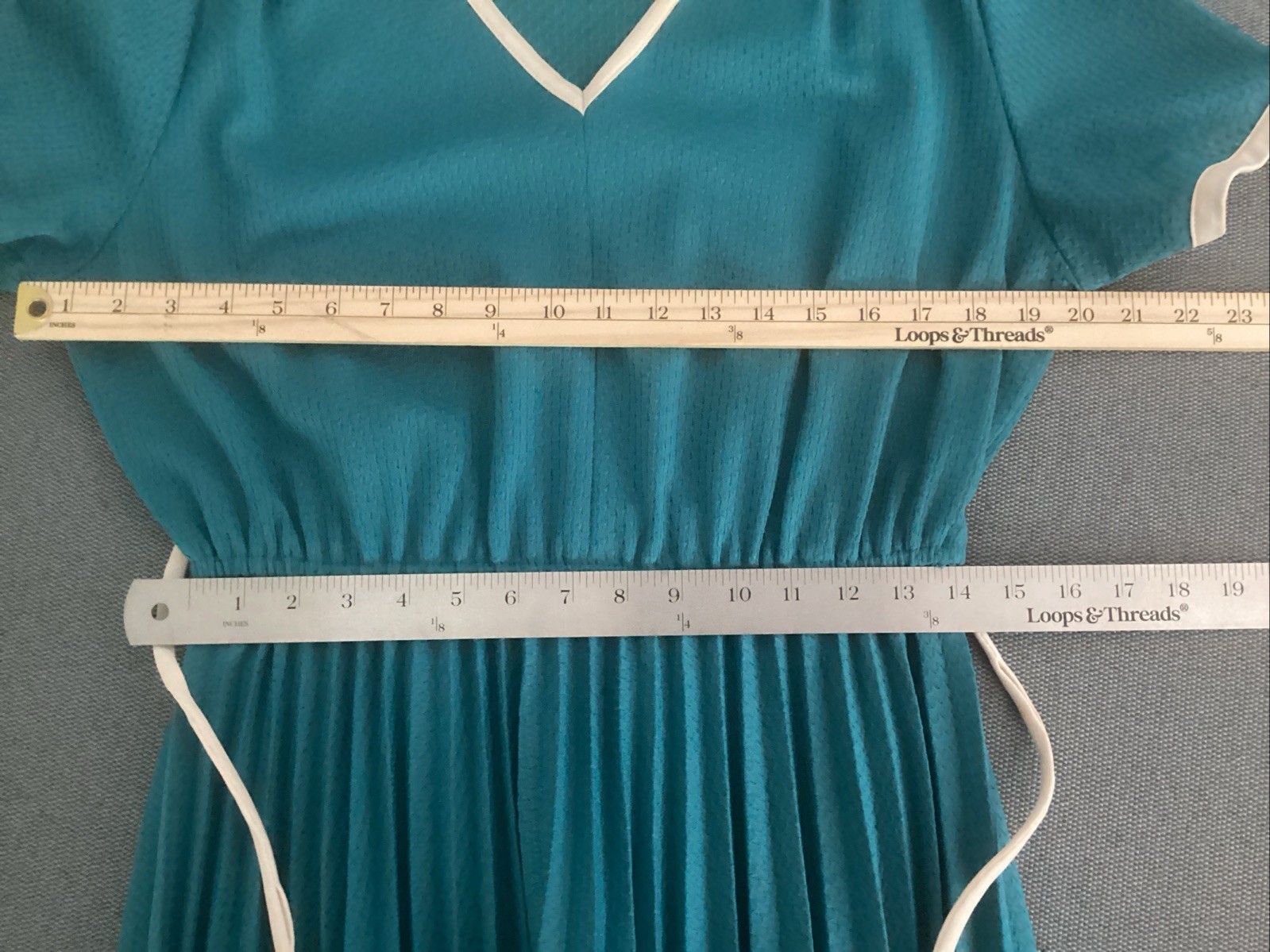 vintage accordion short sleeve dress with belt turquoise with white trim