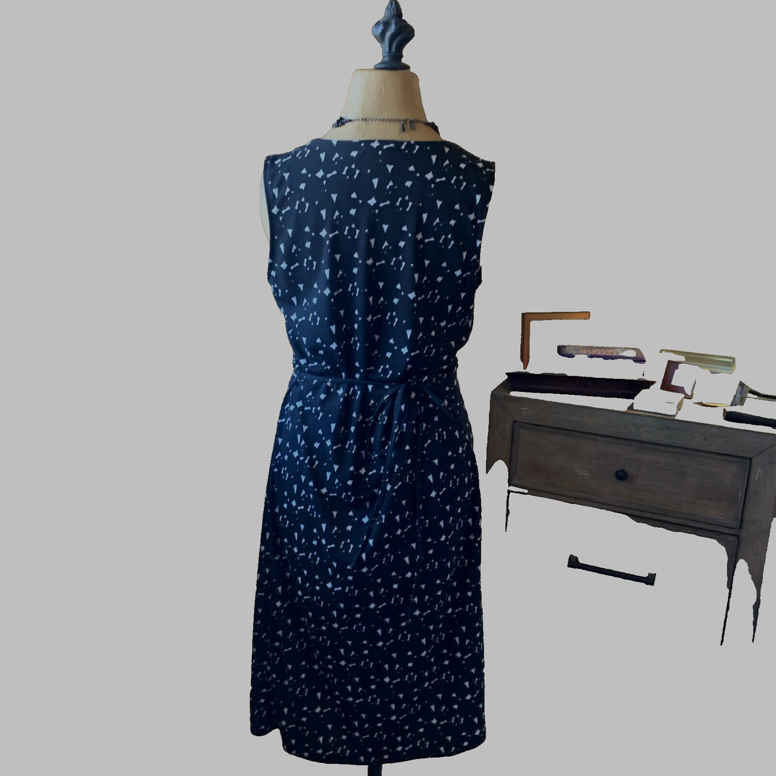 Vintage Wrap Dress Size M Sleeveless Black White Geometric Midi Wedding Guest