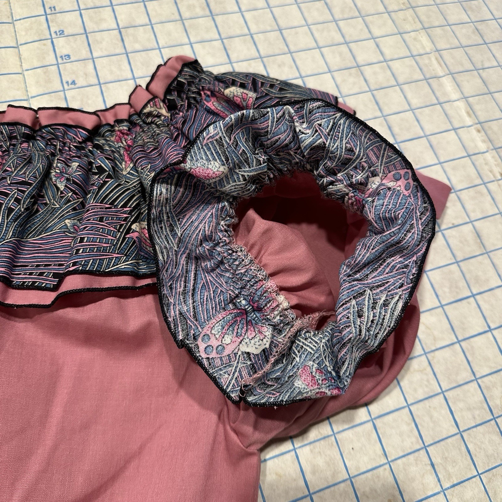 VTG Women’s Pink Ruffled Blouse Square Dance Size M/L Pink Butterfly Psychedelic