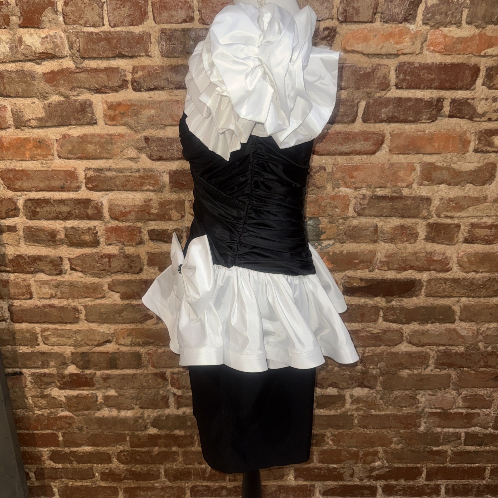 TOTALLY 80’s Karen Lucas by Niki BLACK WHITE Sz 10 Rhinestone Bow Party Dress