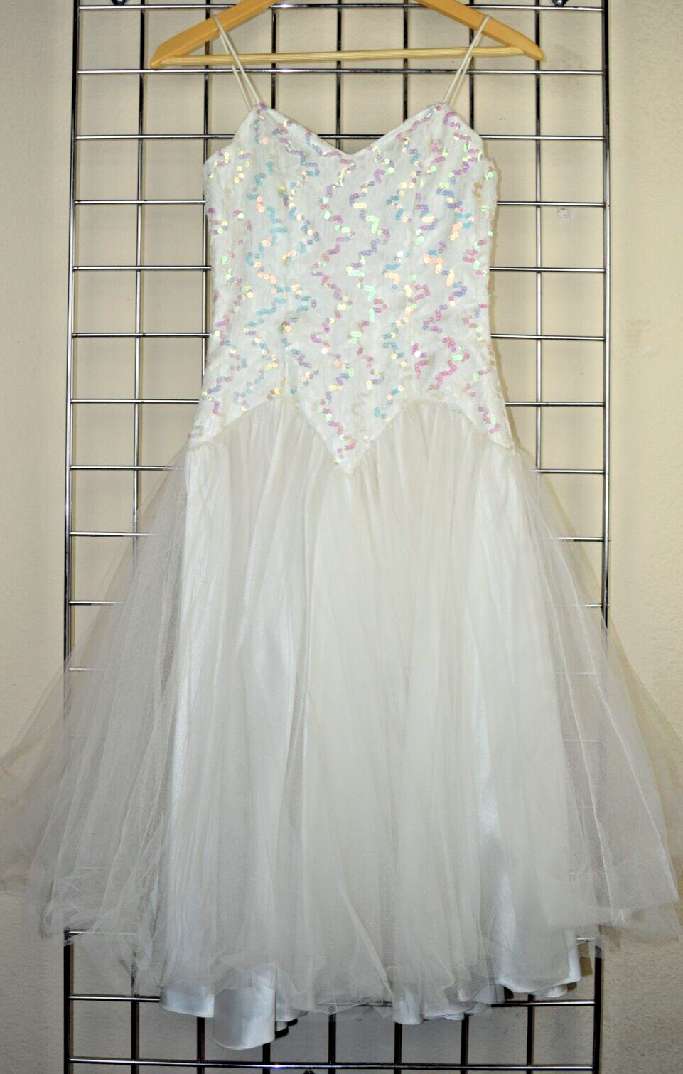 Vintage Dress DeLaru Size S/M 80s Shimmery White Evening Fitted Sequin Bodice