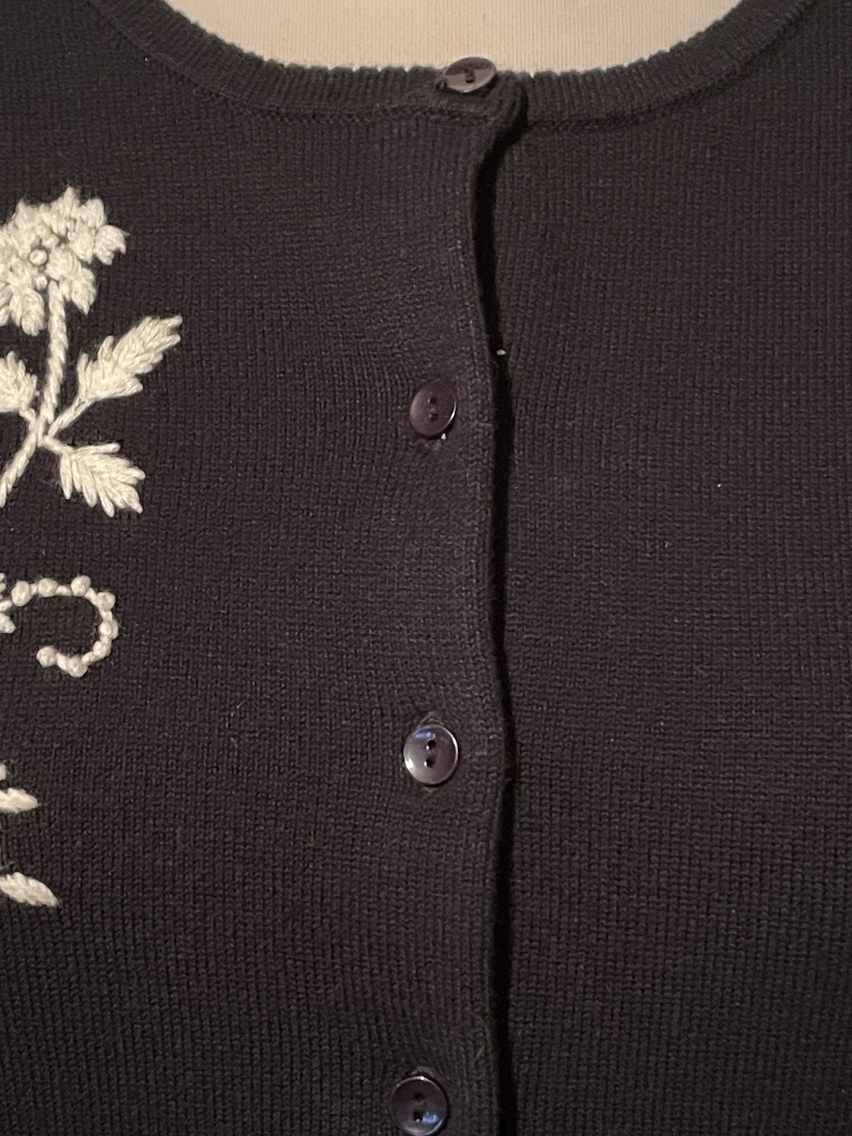 Vintage The Eagle’s Eye Floral Sweater Cardigan Size M. No Size Tag. Embroidery
